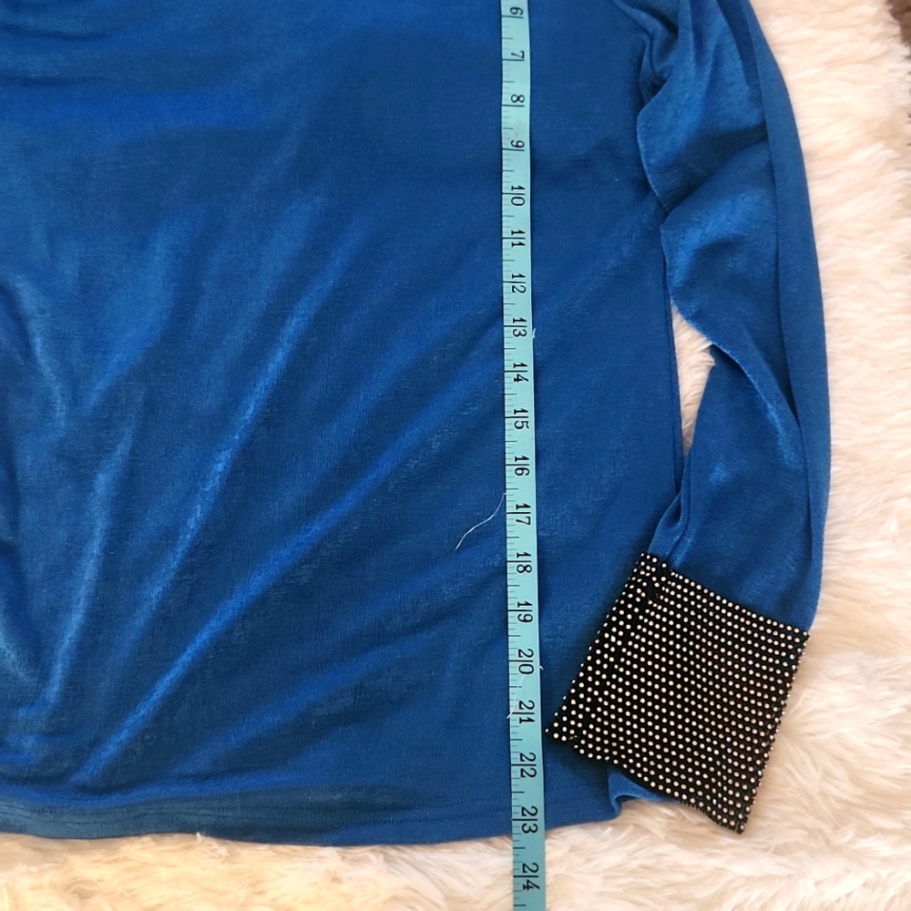 DAY G Blue Top With Rhinestones ๐๐ - Picture 11 of 13